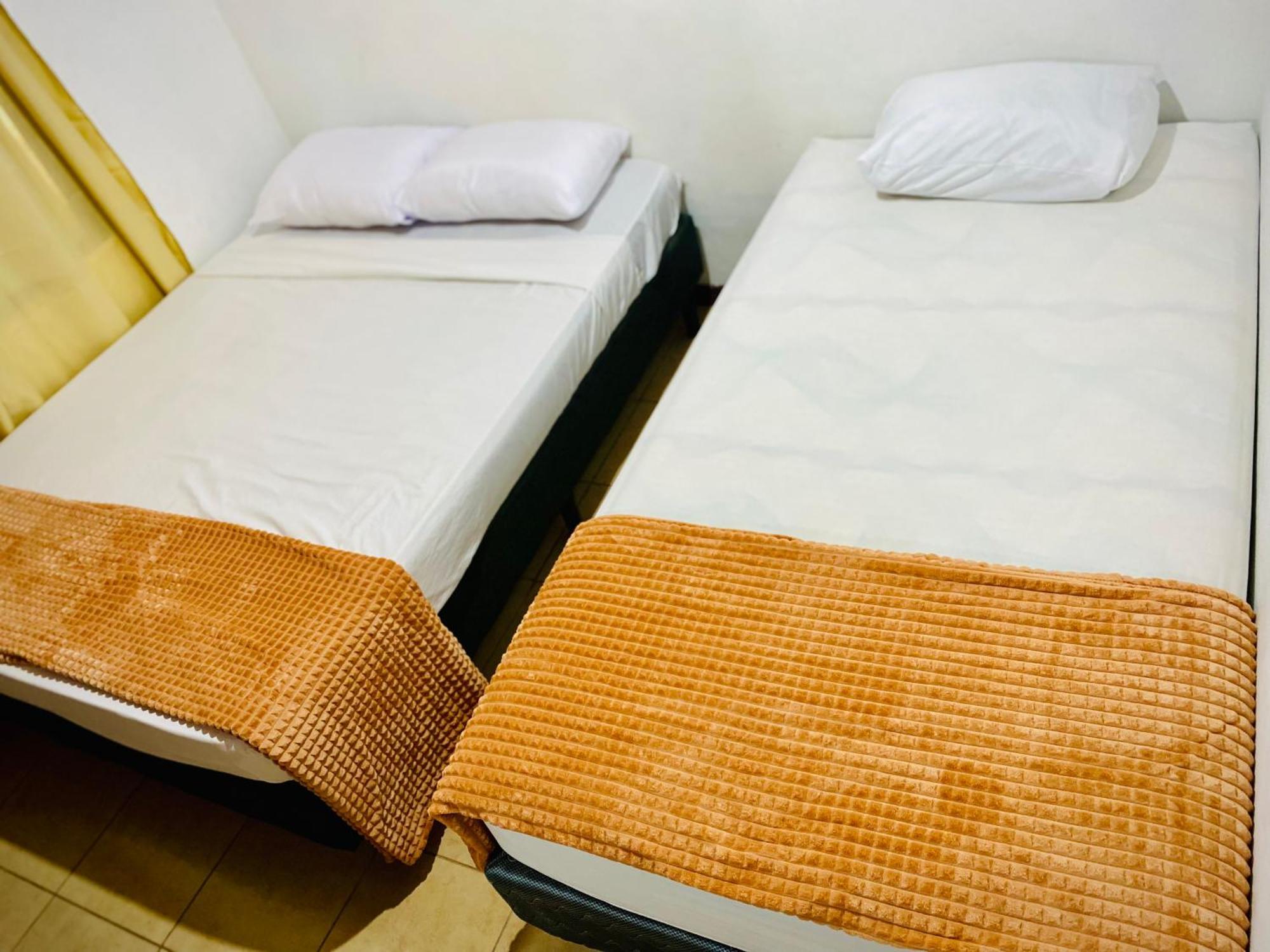 Nomads Family Rooms, Fortuna Town La Fortuna Esterno foto